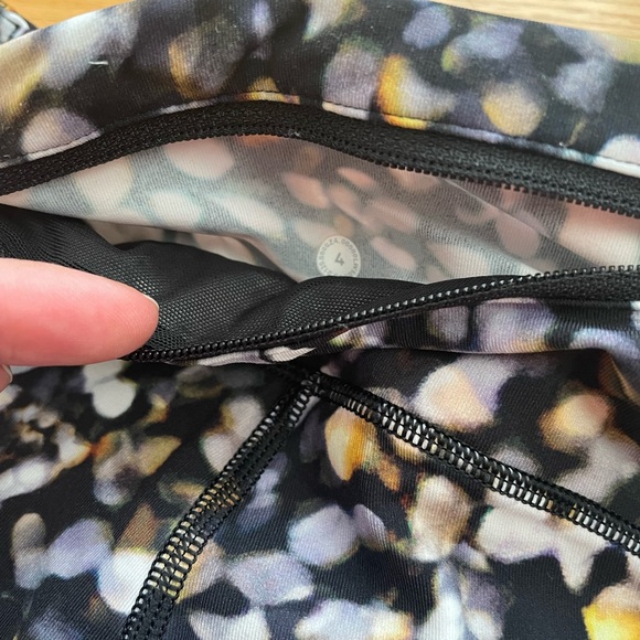 Lululemon Speed Up Tight 28” - Picture 5 of 6